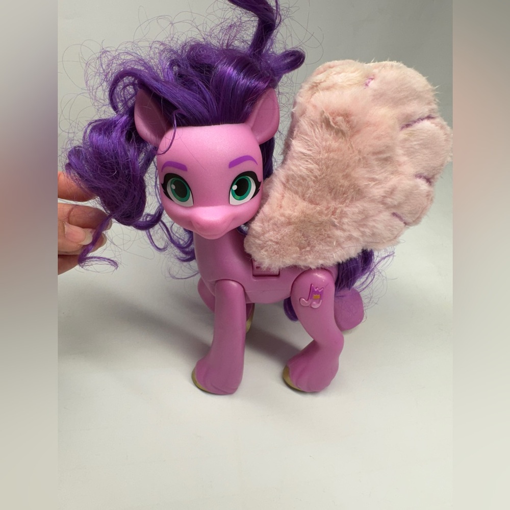 My Little Pony: A New Generation Singing Star Princess Petals Pony Pegasus 8"